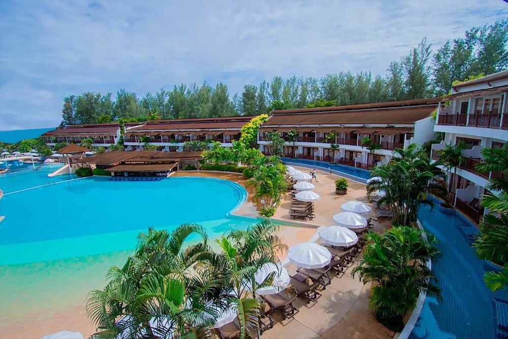 Occidental Bangtao Beach Resort — Swimming pool in Bang Tao Beach, Phuket Province