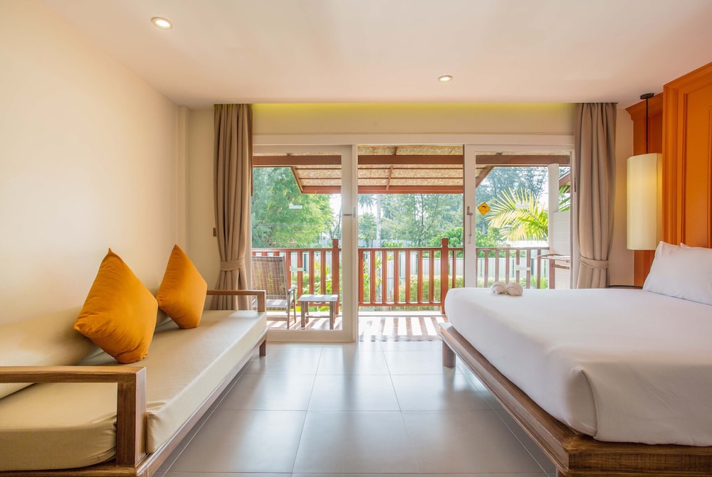 Occidental Bangtao Beach Resort — Hotel rooms in Bang Tao Beach, Phuket Province