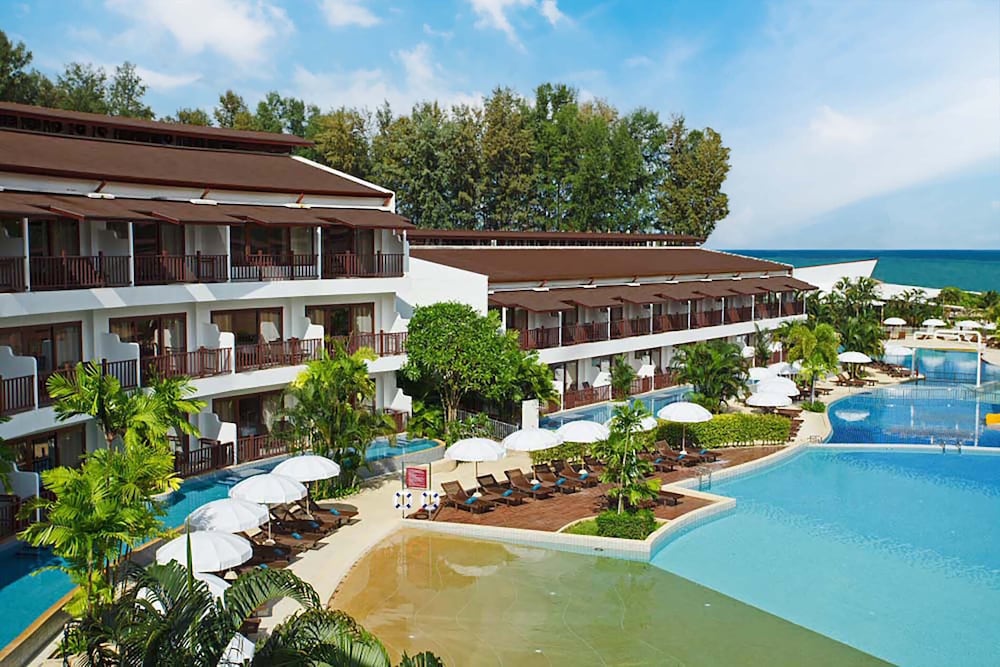 Occidental Bangtao Beach Resort — Swimming pool in Bang Tao Beach, Phuket Province