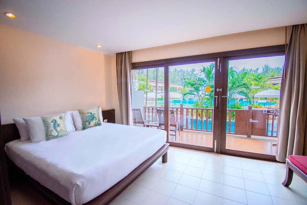 Occidental Bangtao Beach Resort — Hotel rooms in Bang Tao Beach, Phuket Province