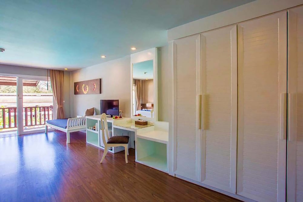 Occidental Bangtao Beach Resort — Hotel rooms in Bang Tao Beach, Phuket Province