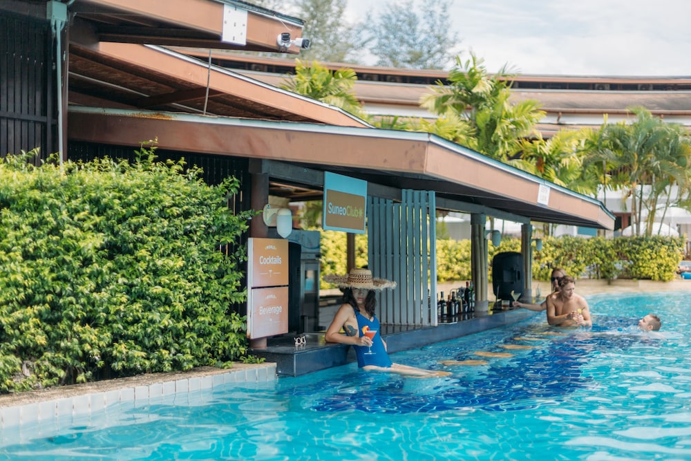 Occidental Bangtao Beach Resort — Swimming pool in Bang Tao Beach, Phuket Province