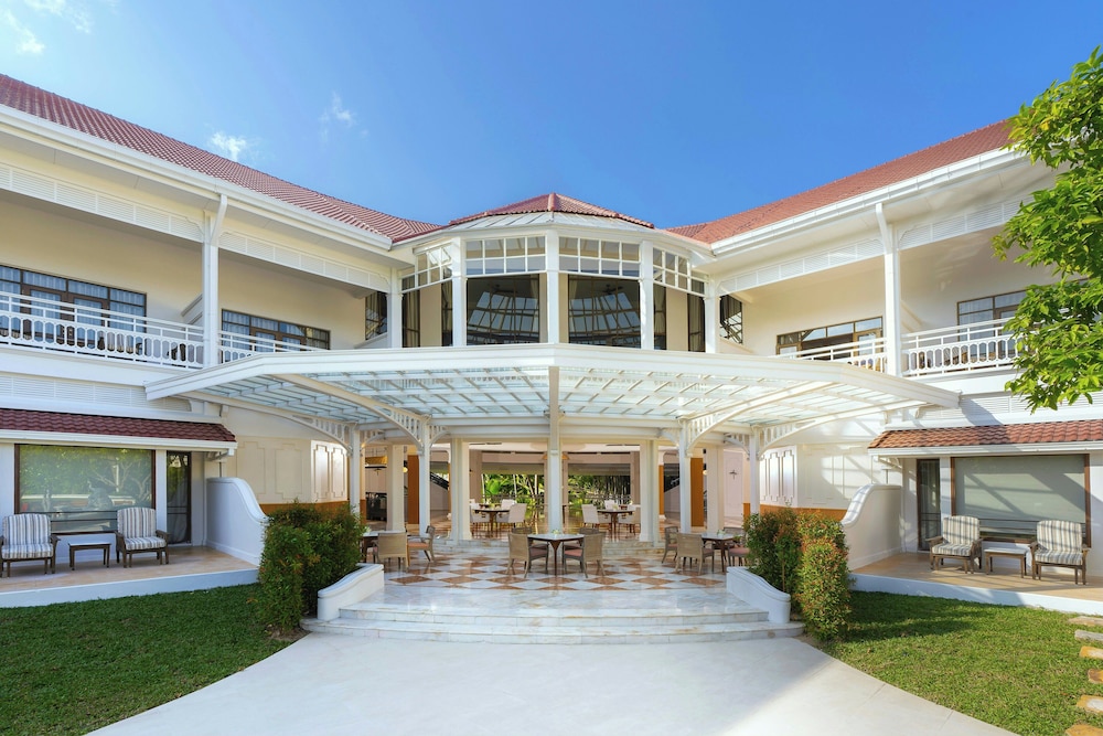 Centara Grand Beach Resort Hua Hin — Hotel building in Hua Hin, Prachuap Khiri Khan