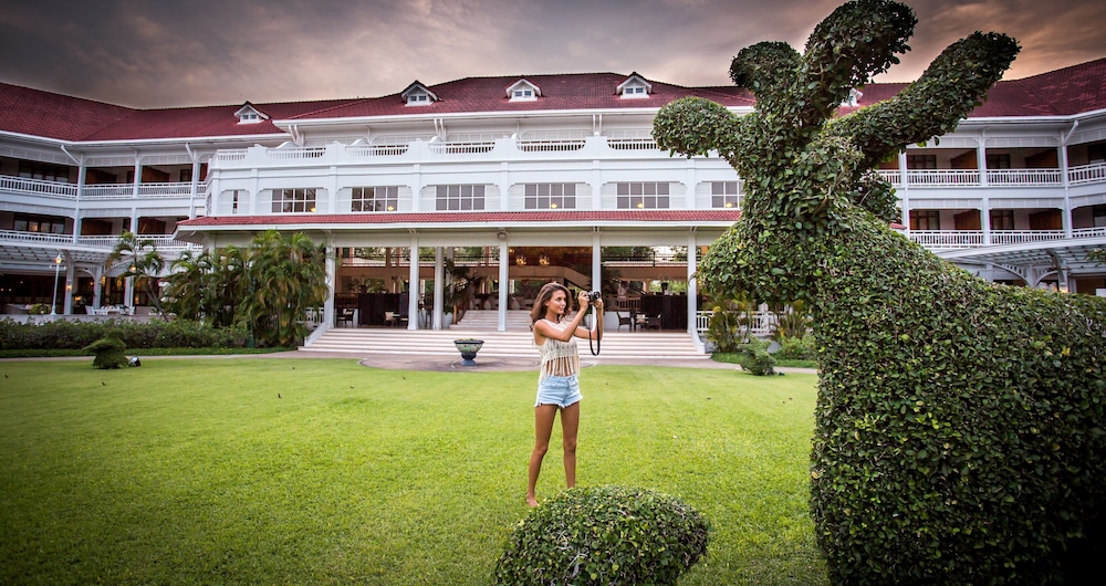 Centara Grand Beach Resort Hua Hin — Hotel building in Hua Hin, Prachuap Khiri Khan