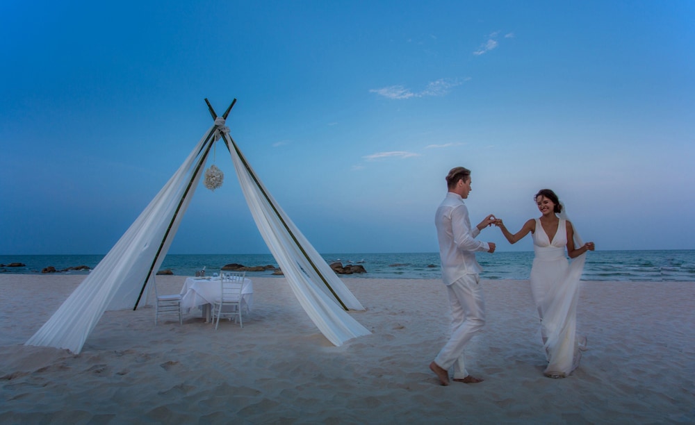Centara Grand Beach Resort Hua Hin — Beach in Hua Hin, Prachuap Khiri Khan