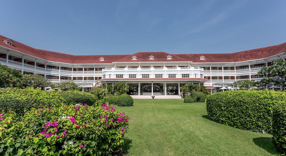 Centara Grand Beach Resort Hua Hin — Hotel building in Hua Hin, Prachuap Khiri Khan