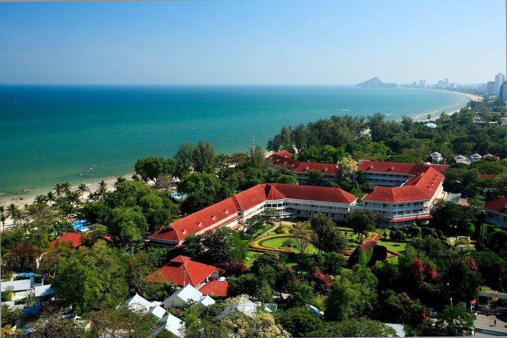 Centara Grand Beach Resort Hua Hin — Hotel building in Hua Hin, Prachuap Khiri Khan