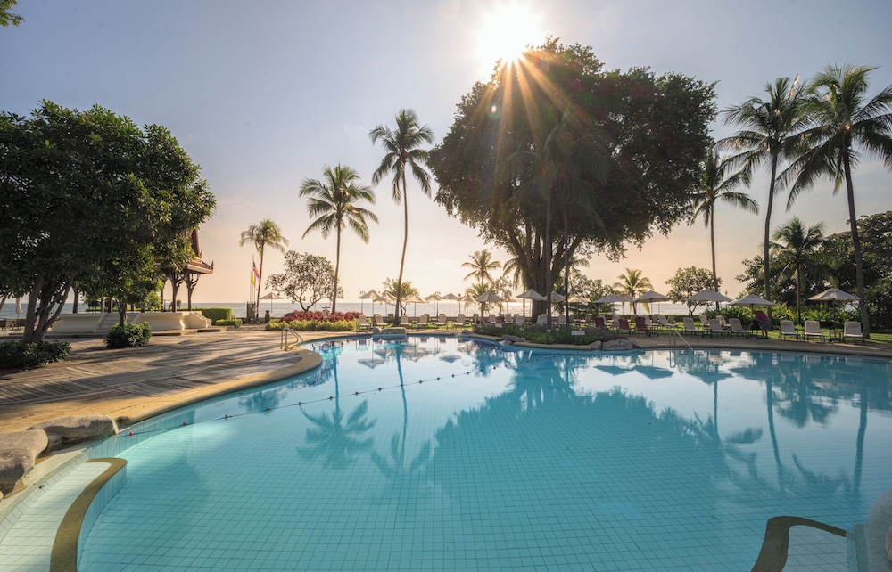 Centara Grand Beach Resort Hua Hin — Swimming pool in Hua Hin, Prachuap Khiri Khan