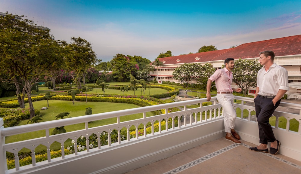 Centara Grand Beach Resort Hua Hin — Hotel building in Hua Hin, Prachuap Khiri Khan