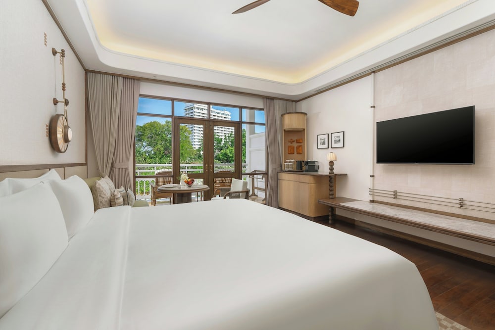 Centara Grand Beach Resort Hua Hin — Hotel rooms in Hua Hin, Prachuap Khiri Khan