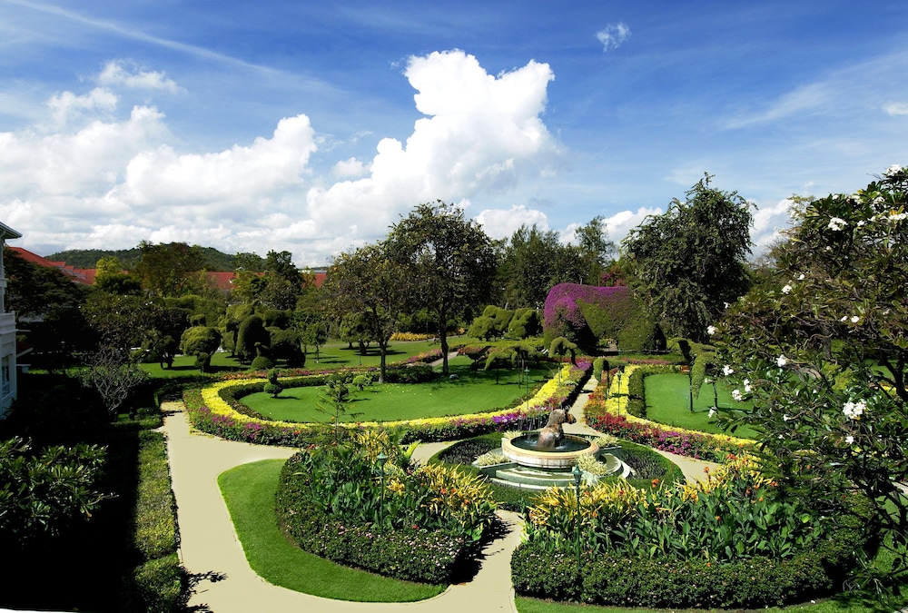 Centara Grand Beach Resort Hua Hin — Attractions in the area in Hua Hin, Prachuap Khiri Khan