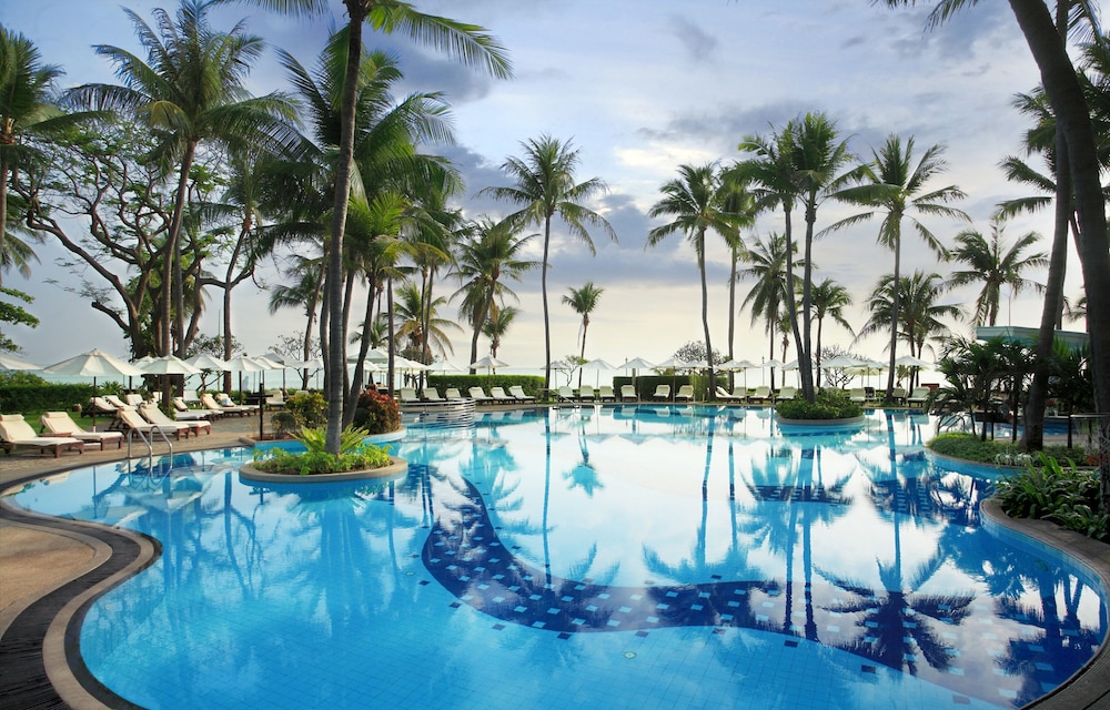 Centara Grand Beach Resort Hua Hin — Swimming pool in Hua Hin, Prachuap Khiri Khan