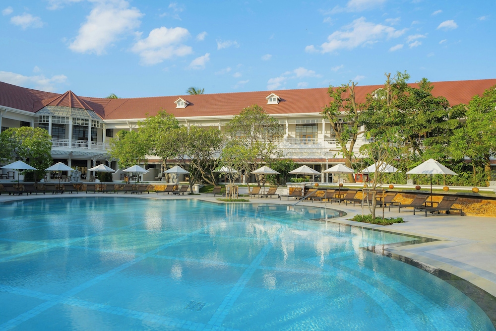 Centara Grand Beach Resort Hua Hin — Swimming pool in Hua Hin, Prachuap Khiri Khan
