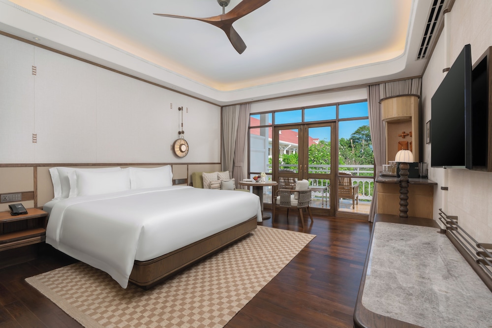 Centara Grand Beach Resort Hua Hin — Hotel rooms in Hua Hin, Prachuap Khiri Khan