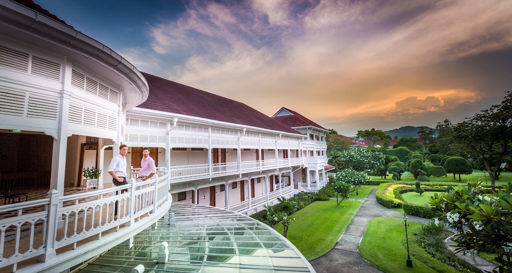 Centara Grand Beach Resort Hua Hin — Hotel building in Hua Hin, Prachuap Khiri Khan