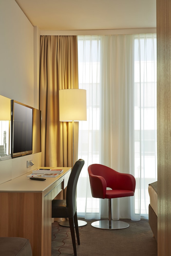 H4 Hotel München Messe - zdjęcie 3