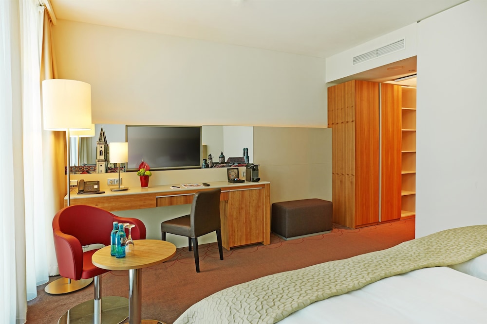 H4 Hotel München Messe — Hotel rooms in Munich, Bavaria
