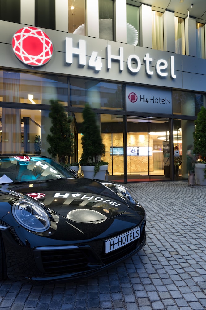 H4 Hotel München Messe — Hotel building in Munich, Bavaria