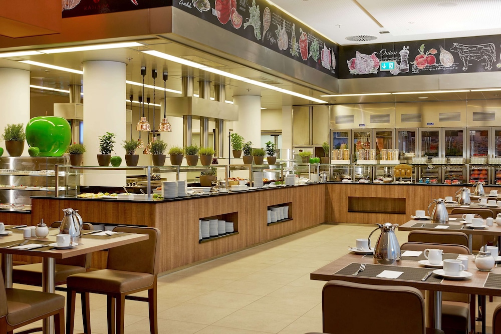 H4 Hotel München Messe — Restaurant & bars in Munich, Bavaria