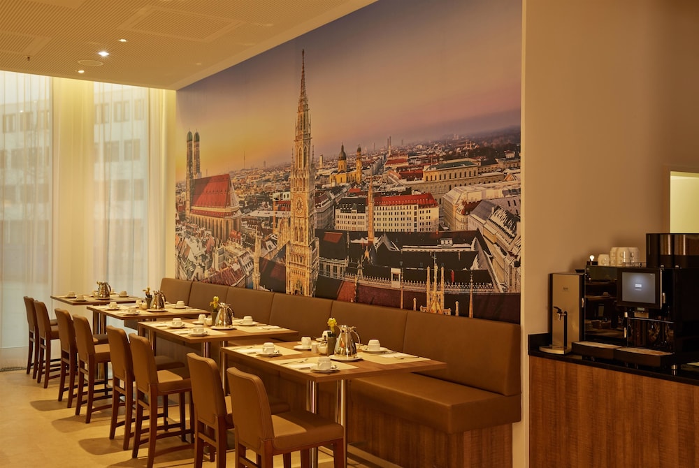 H4 Hotel München Messe — Restaurant & bars in Munich, Bavaria