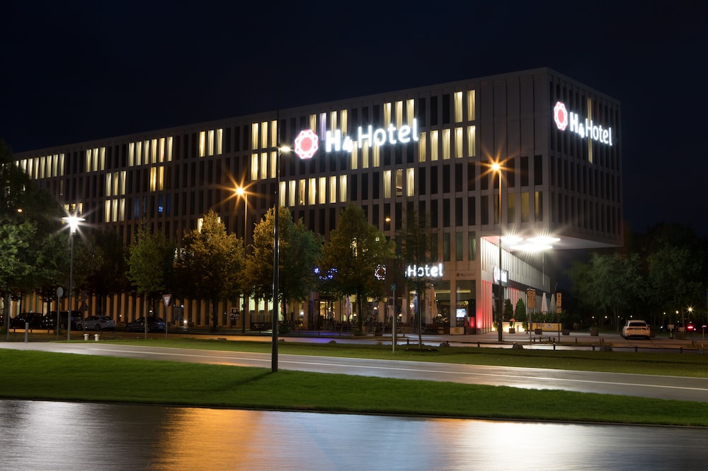H4 Hotel München Messe — Hotel building in Munich, Bavaria