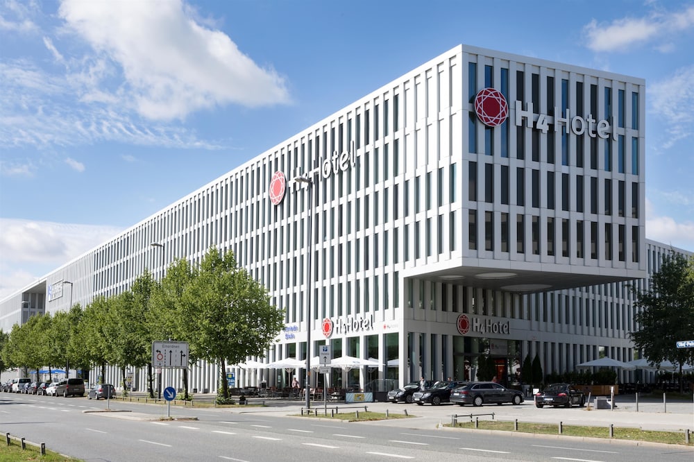 H4 Hotel München Messe — Hotel building in Munich, Bavaria