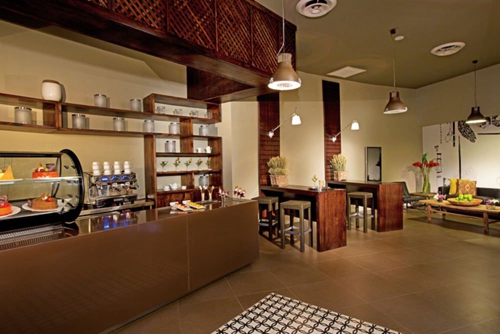 Breathless Punta Cana Resort & Spa - Adults Only - All Inclusive — Restaurant & bars in Uvero Alto, La Altagracia