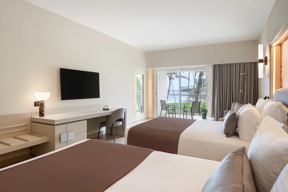 Breathless Punta Cana Resort & Spa - Adults Only - All Inclusive — Hotel rooms in Uvero Alto, La Altagracia