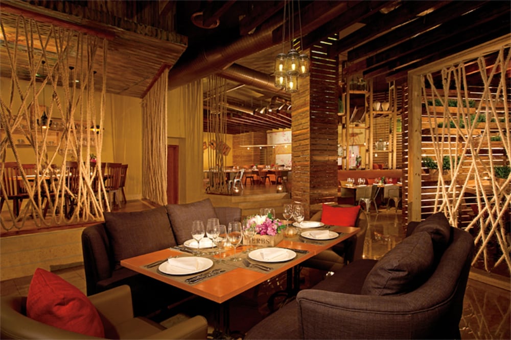 Breathless Punta Cana Resort & Spa - Adults Only - All Inclusive — Restaurant & bars in Uvero Alto, La Altagracia