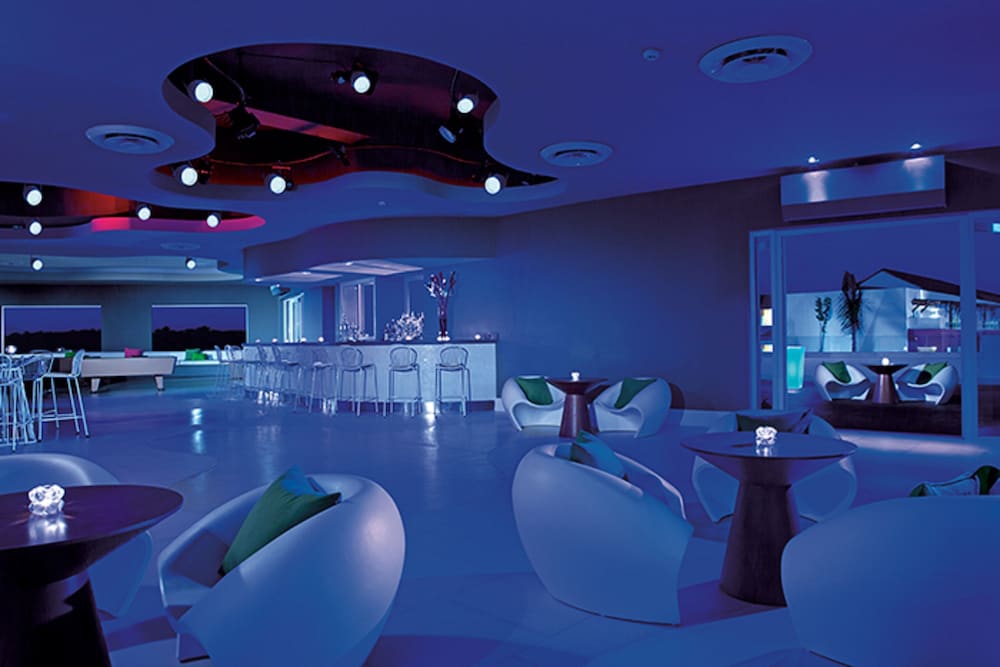 Breathless Punta Cana Resort & Spa - Adults Only - All Inclusive — Restaurant & bars in Uvero Alto, La Altagracia