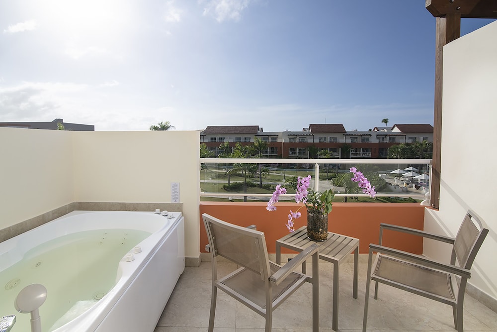 Breathless Punta Cana Resort & Spa - Adults Only - All Inclusive — Hotel rooms in Uvero Alto, La Altagracia