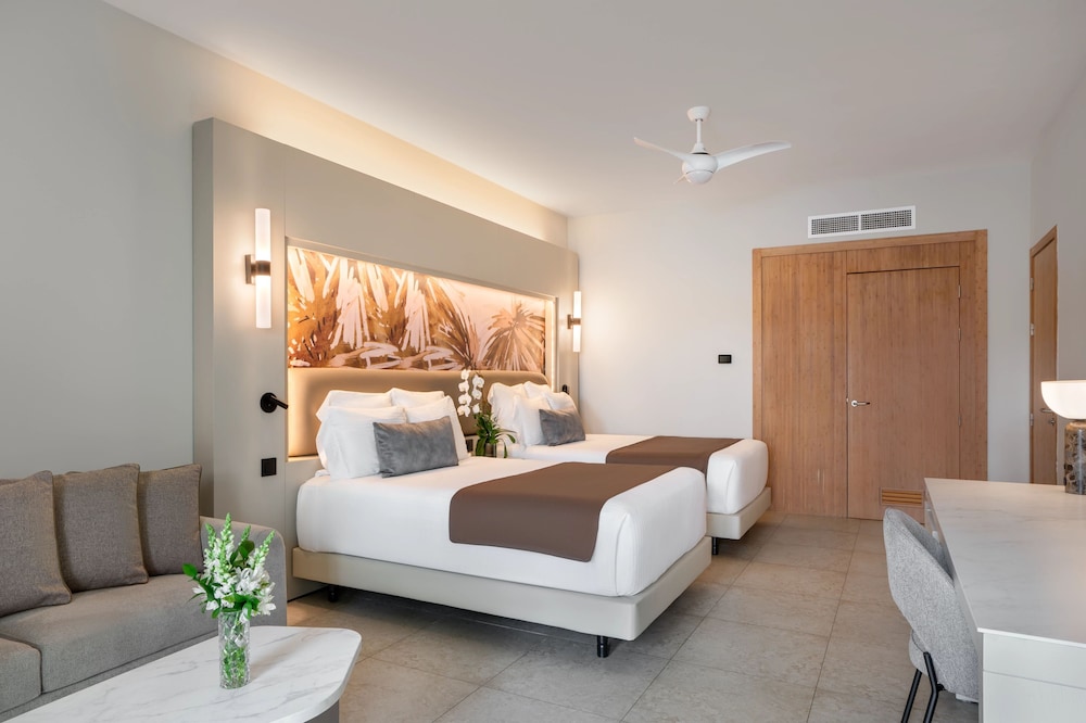 Breathless Punta Cana Resort & Spa - Adults Only - All Inclusive — Hotel rooms in Uvero Alto, La Altagracia