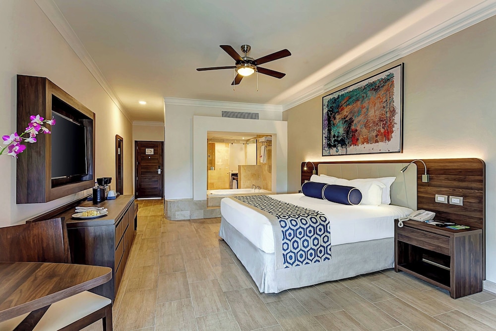 Royalton Splash Punta Cana, An Autograph Collection All-Inclusive Resort & Casino — Hotel rooms in Bavaro, La Altagracia