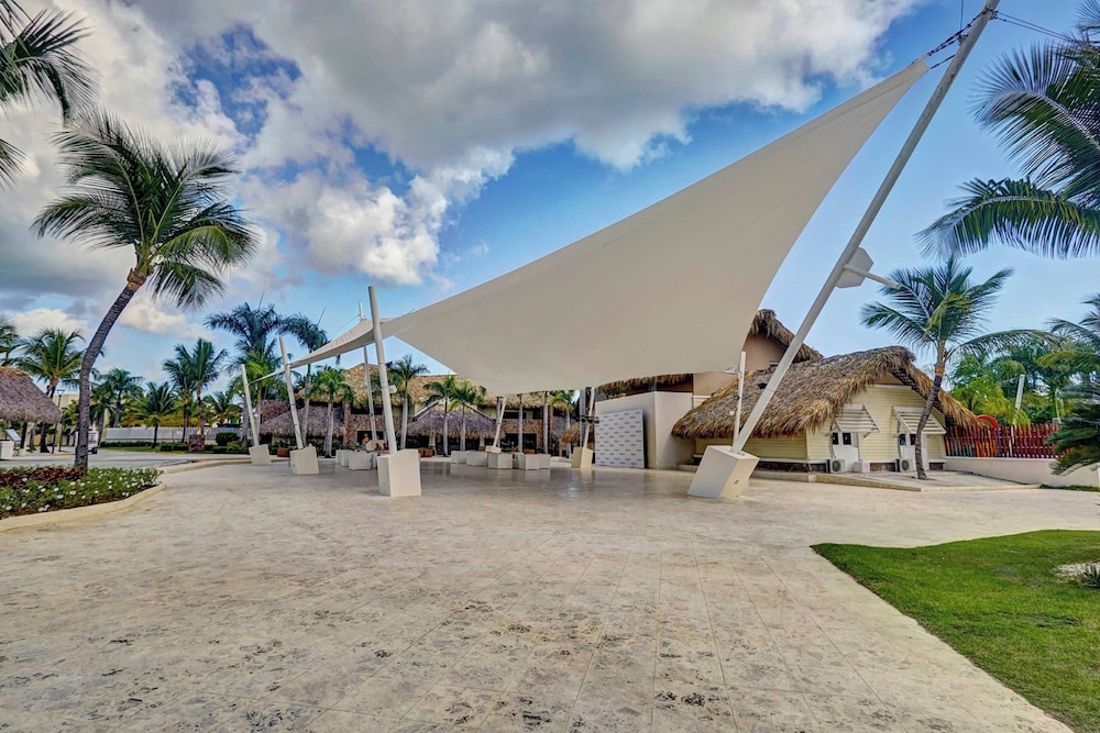 Royalton Splash Punta Cana, An Autograph Collection All-Inclusive Resort & Casino — Restaurant & bars in Bavaro, La Altagracia