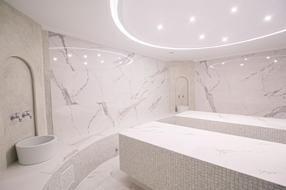Acroterra Rosa Luxury Suites & Spa — Hotel rooms in Akrotiri, South Aegean