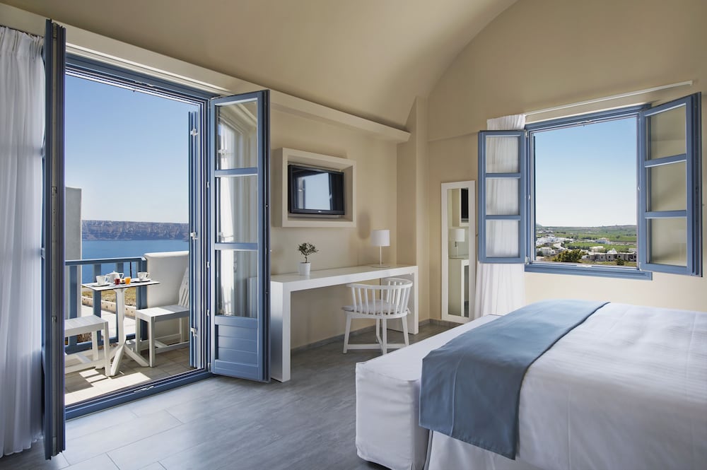 Acroterra Rosa Luxury Suites & Spa — Hotel rooms in Akrotiri, South Aegean