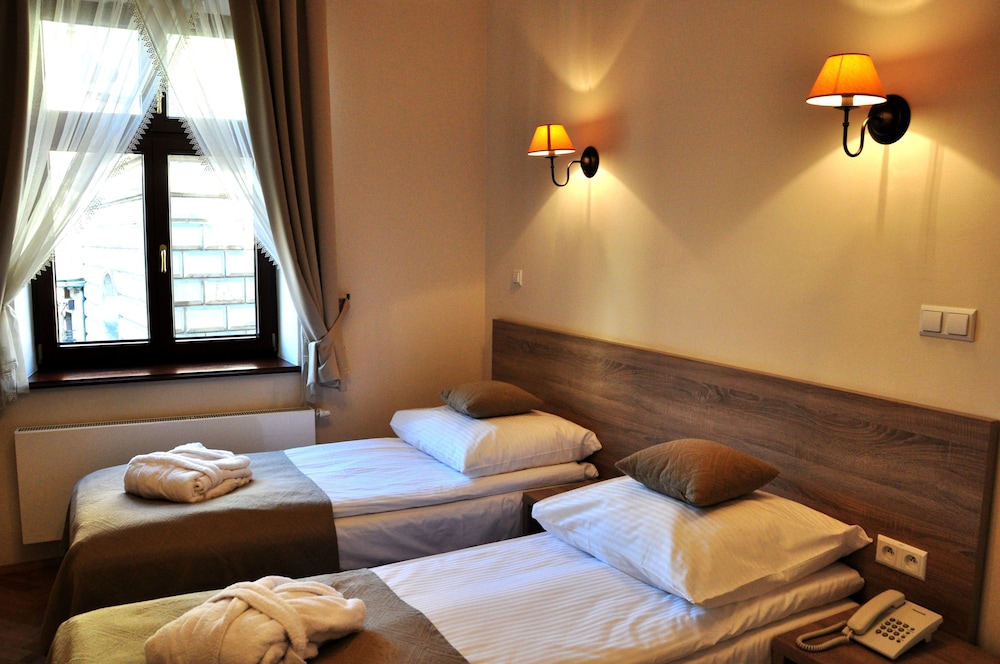 Hotel Santi — Hotel rooms in Krakow, Lesser Poland