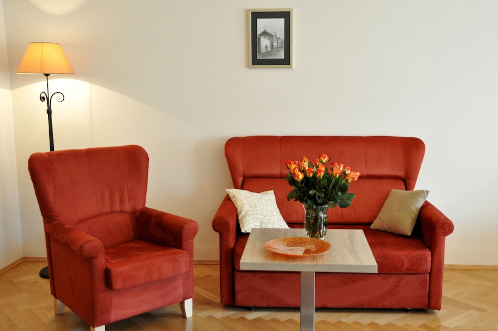 Hotel Santi — Hotel rooms in Krakow, Lesser Poland