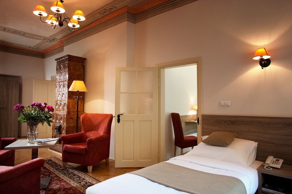 Hotel Santi — Hotel rooms in Krakow, Lesser Poland