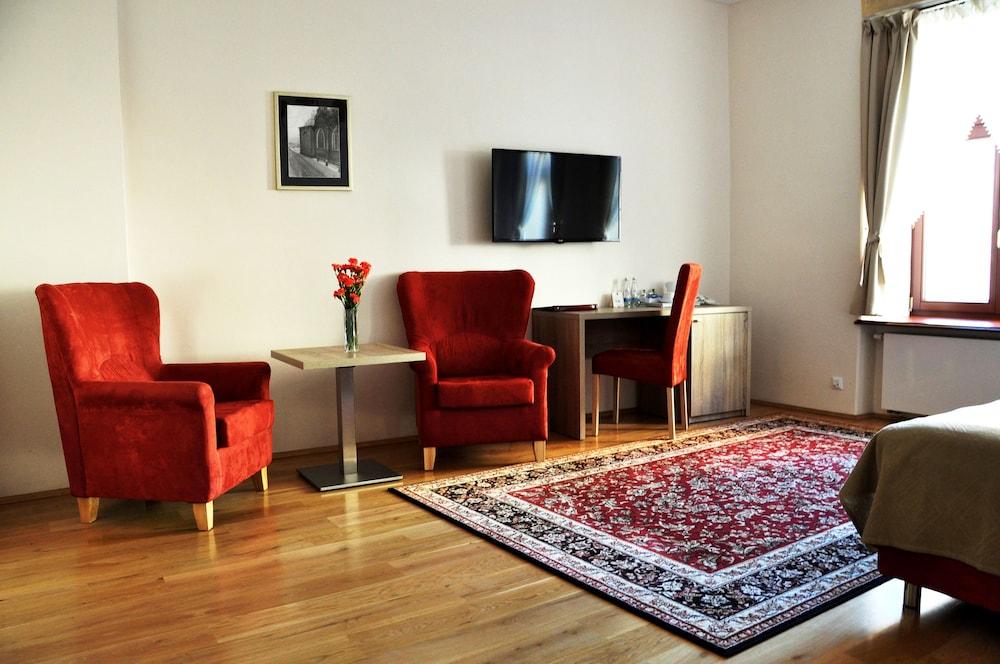 Hotel Santi — Hotel rooms in Krakow, Lesser Poland