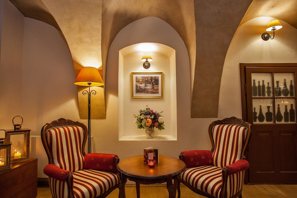 Hotel Santi — Hotel rooms in Krakow, Lesser Poland