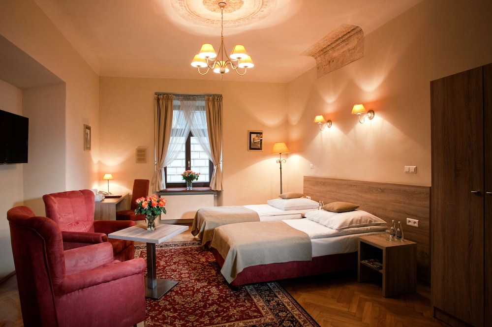 Hotel Santi — Hotel rooms in Krakow, Lesser Poland