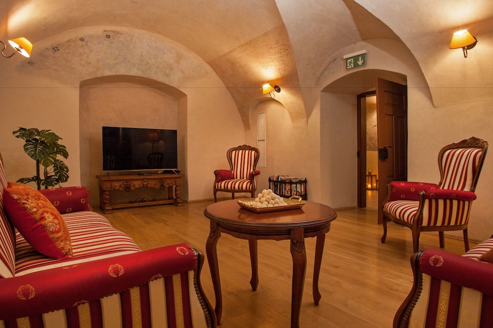 Hotel Santi — Hotel rooms in Krakow, Lesser Poland