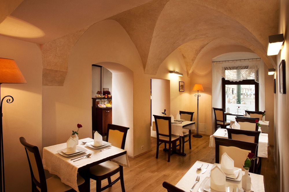 Hotel Santi — Restaurant & bars in Krakow, Lesser Poland