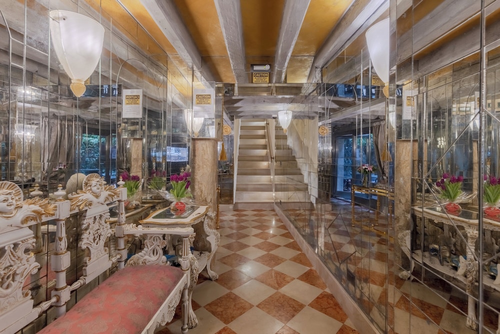 Ca' dell'Arte — Hotel building in Venice, Veneto