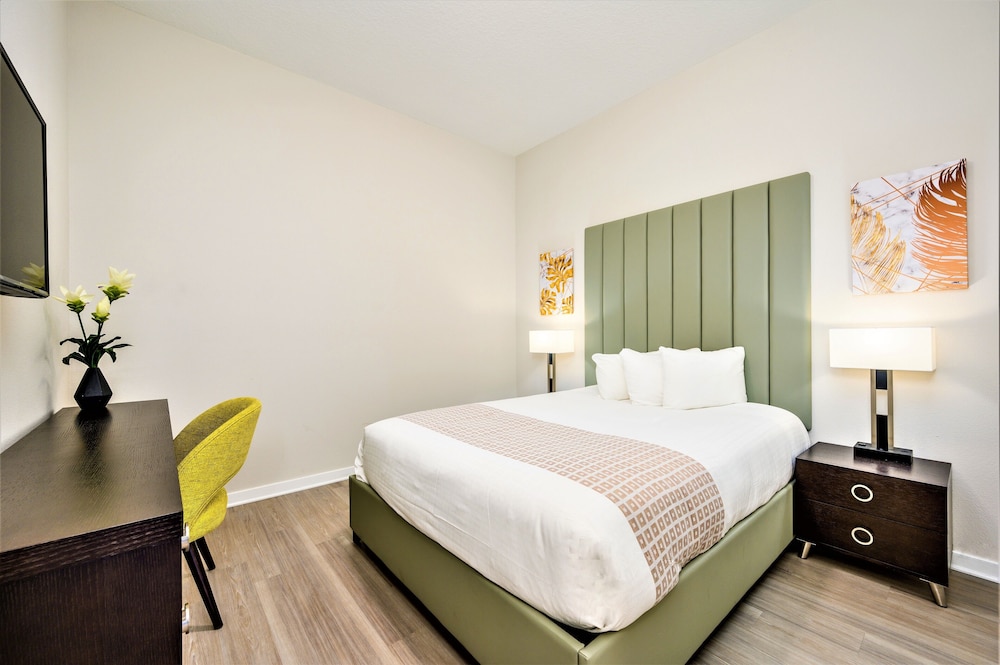 Vista Cay Resort by Millenium at Universal Blvd — Hotel rooms in Orlando, Florida