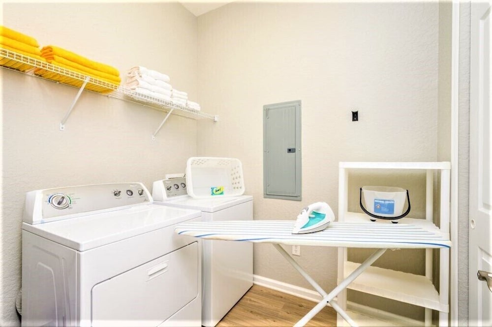 Vista Cay Resort by Millenium at Universal Blvd — Hotel rooms in Orlando, Florida