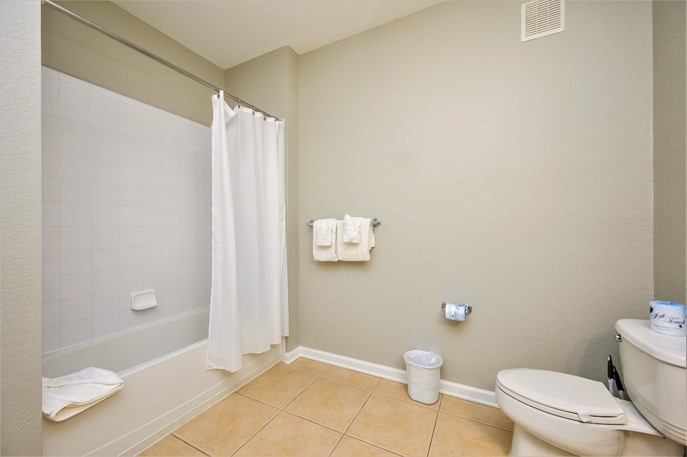 Vista Cay Resort by Millenium at Universal Blvd — Hotel rooms in Orlando, Florida