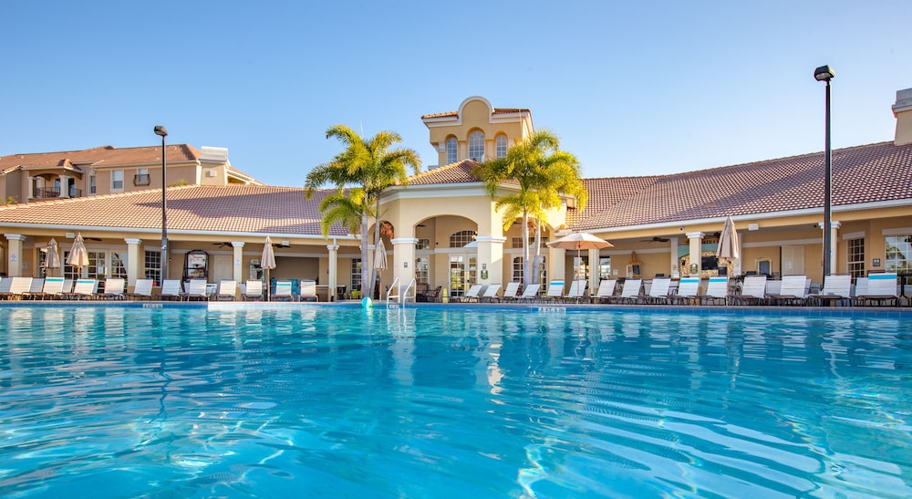 Vista Cay Resort by Millenium at Universal Blvd — Swimming pool in Orlando, Florida