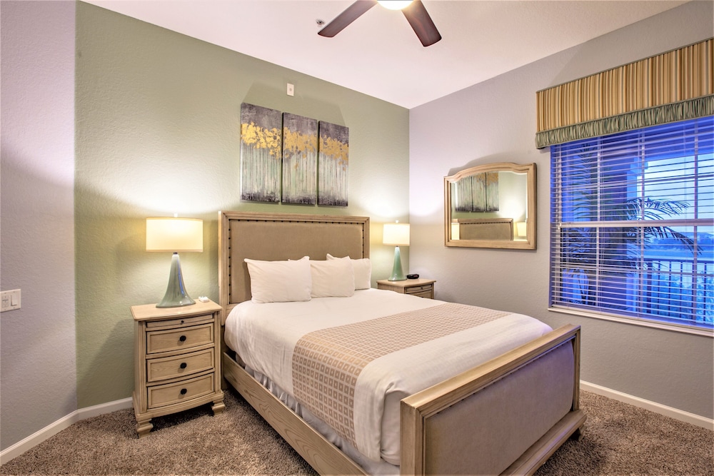 Vista Cay Resort by Millenium at Universal Blvd — Hotel rooms in Orlando, Florida